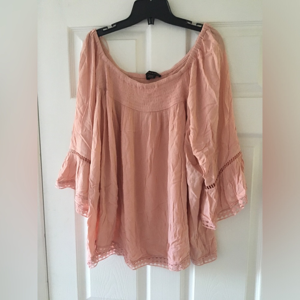 Sz 24 peach coloured boho top